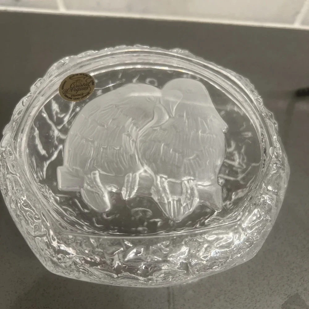 Cristal d'Arques Garanti Inseparables Crystal Trinket Box Frosted Parrots
